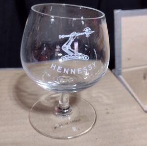 Vintage Small HENNESSY 4 Logo Pedestal Shot Glass Cognac Cordial w/Box